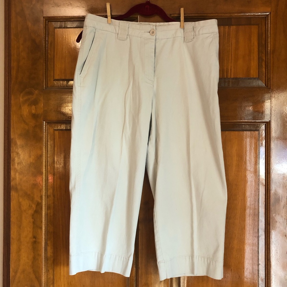 Womens L.L.Bean Light Tan Capri Pants Size 12 PET